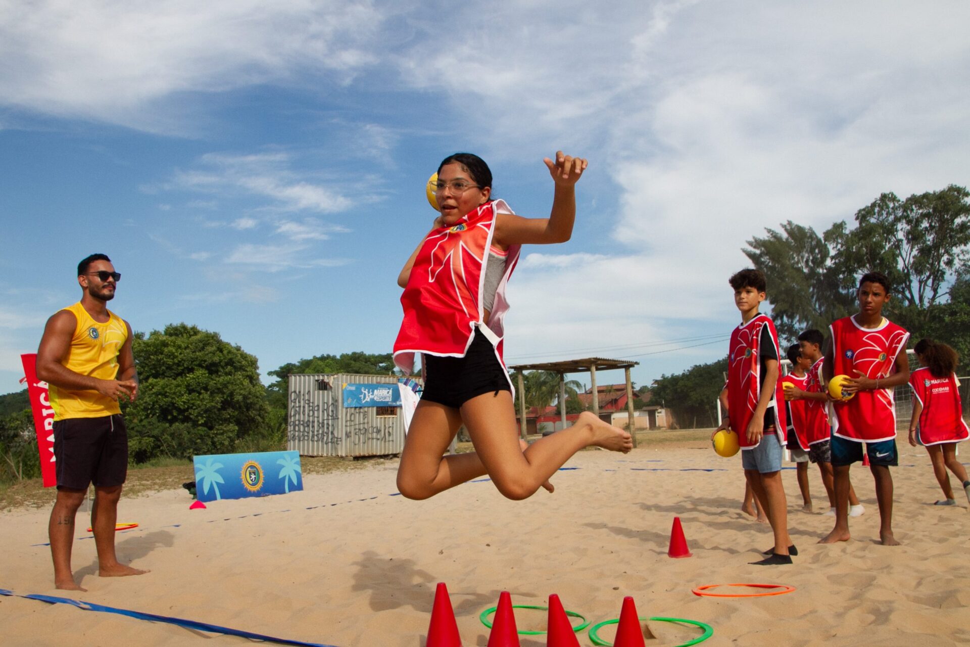 Handebol de areia se espalha por Maricá: novo núcleo é aberto em Itaipuaçu