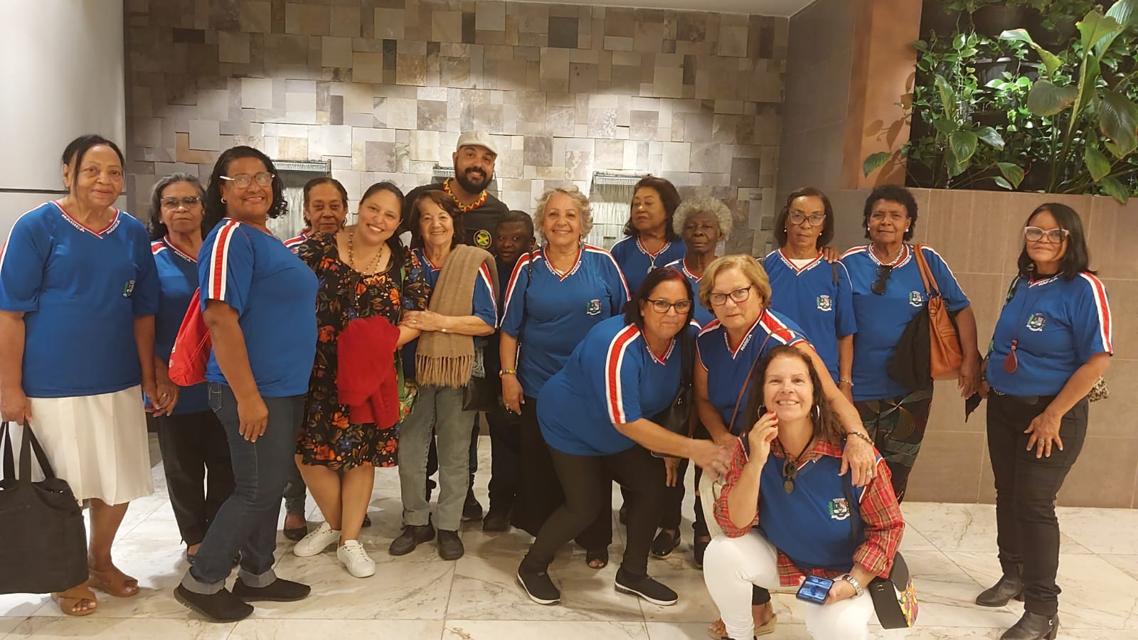 Alunos da Escola Municipal do Idoso Milton Felipe Diniz prestigiam concerto no Rio