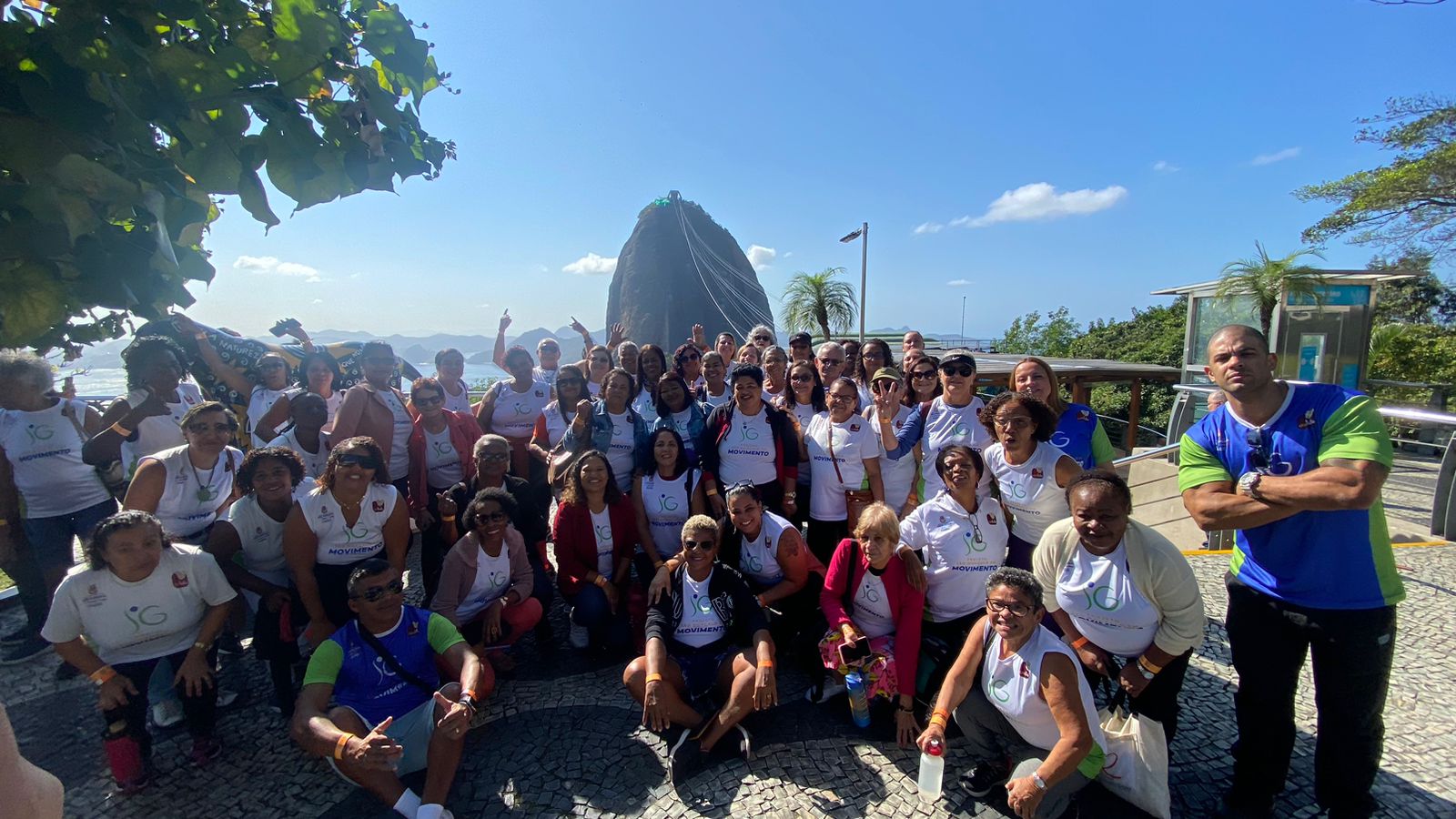 São Gonçalo em Movimento: Alunos do Projeto Visitam o Bondinho no Morro da Urca