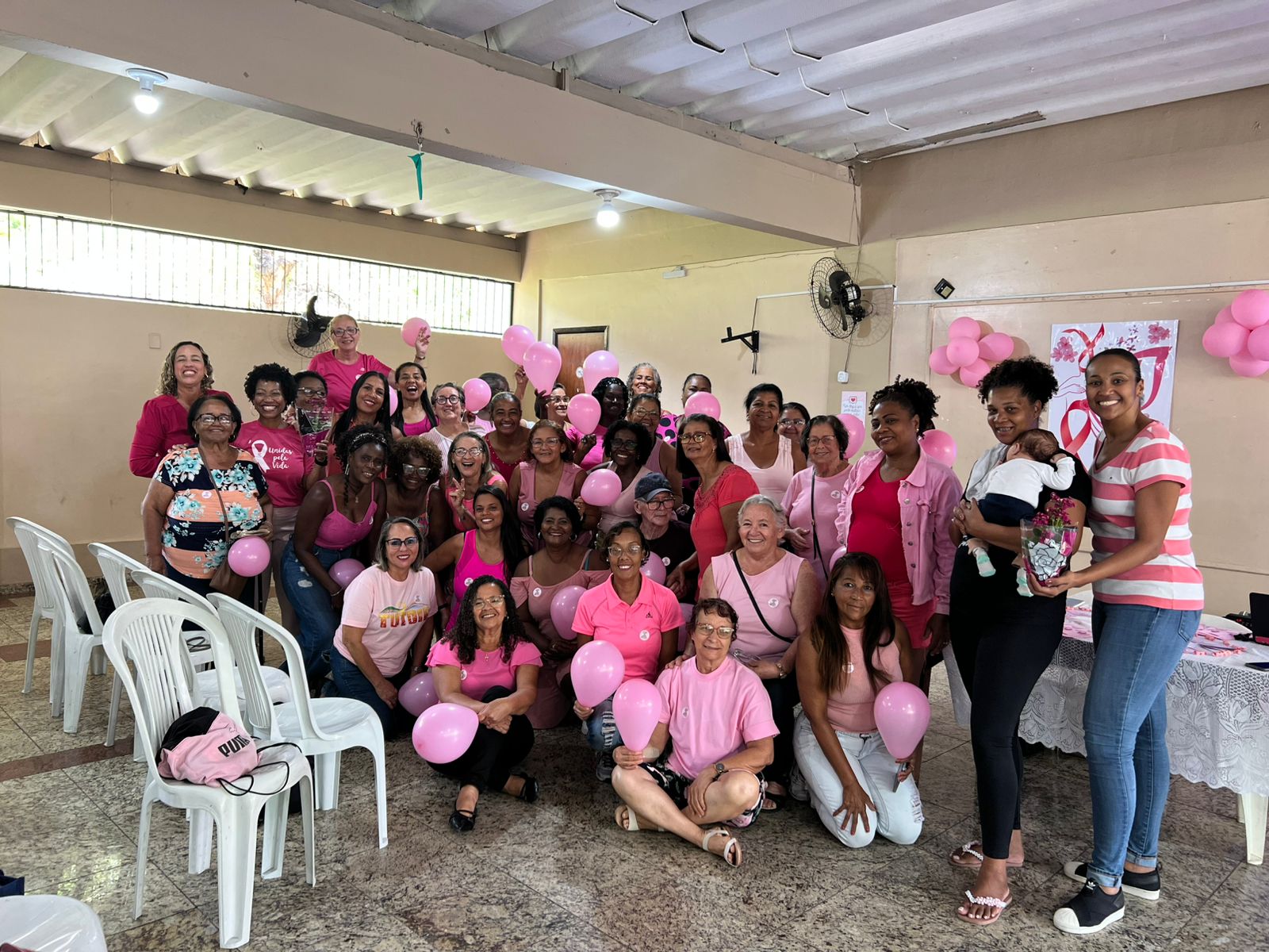 Aula de Zumba em apoio ao Outubro Rosa promove conscientização e saúde no Projeto São Gonçalo em Movimento