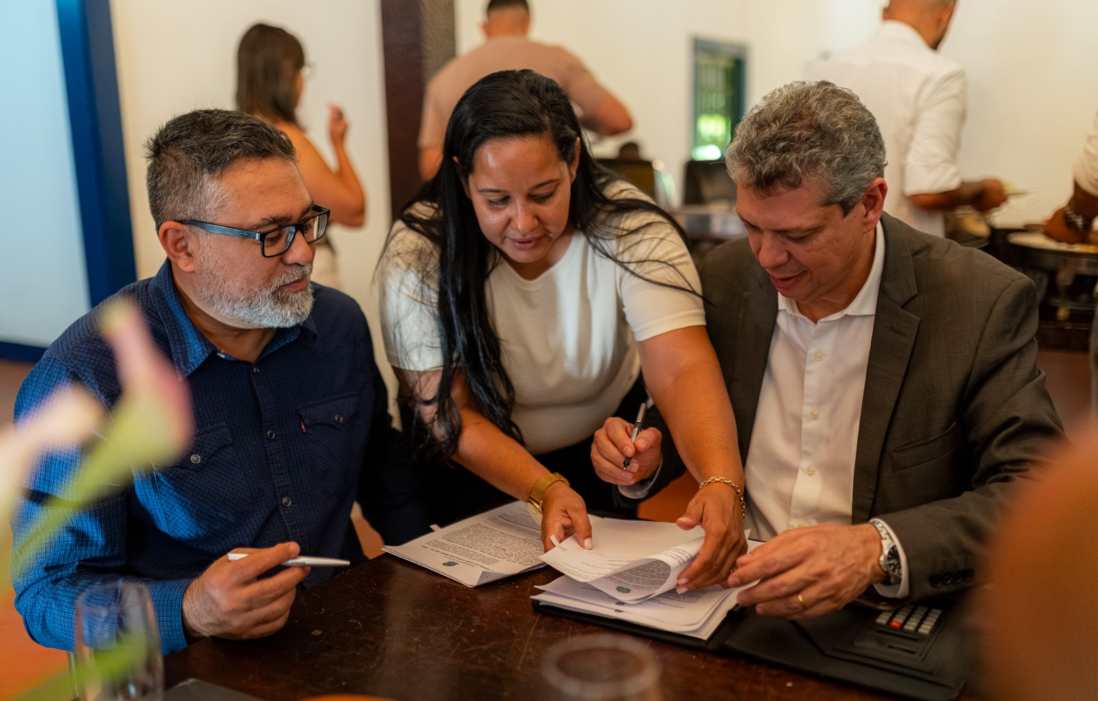 Maricá firma acordos de fortalecimento de políticas públicas voltadas à juventude, inclusão social e desenvolvimento sustentável