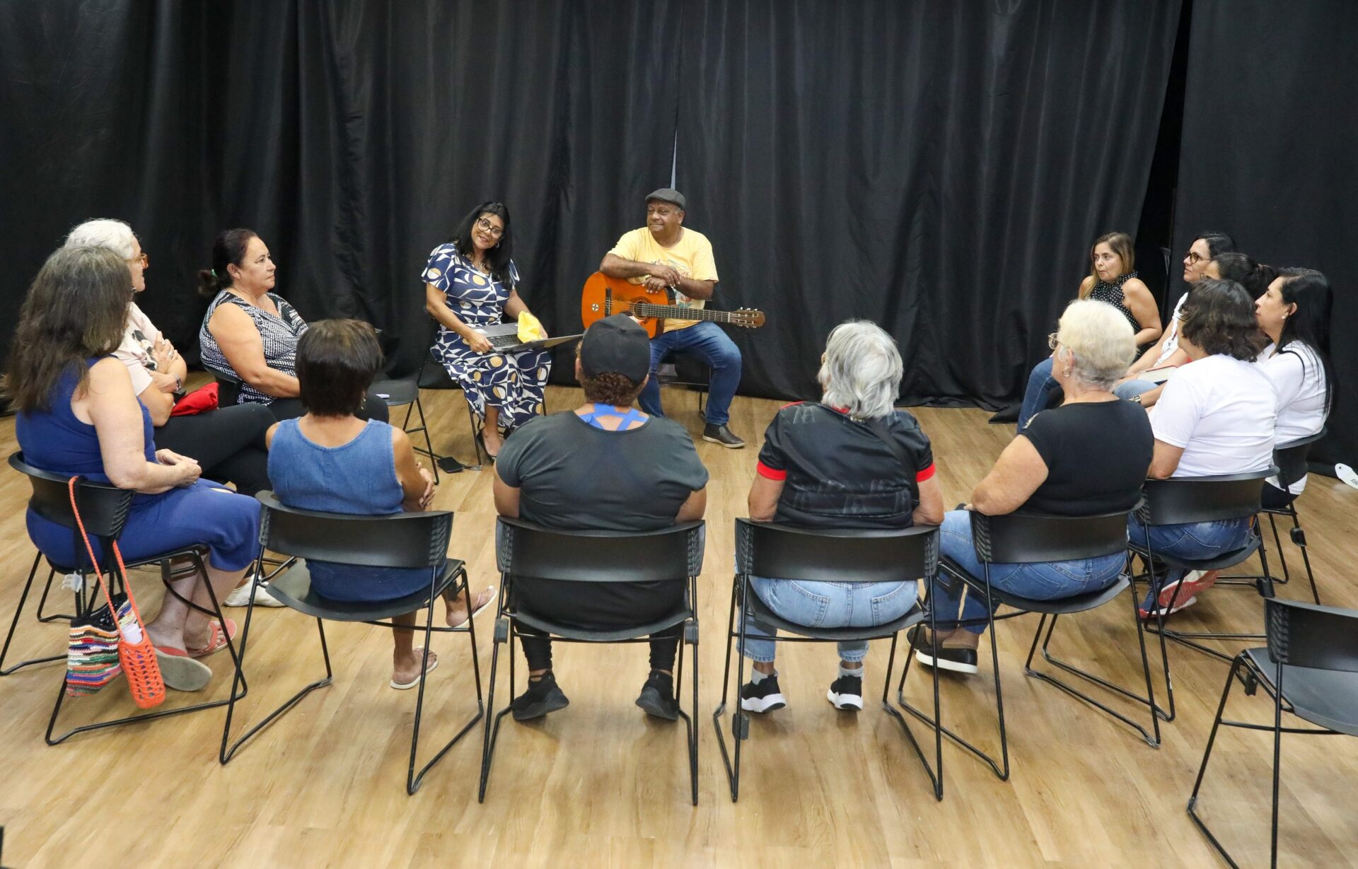 Prefeitura de Maricá realiza roda de conversa cantada sobre Darcy Ribeiro durante a Semana do Patrimônio