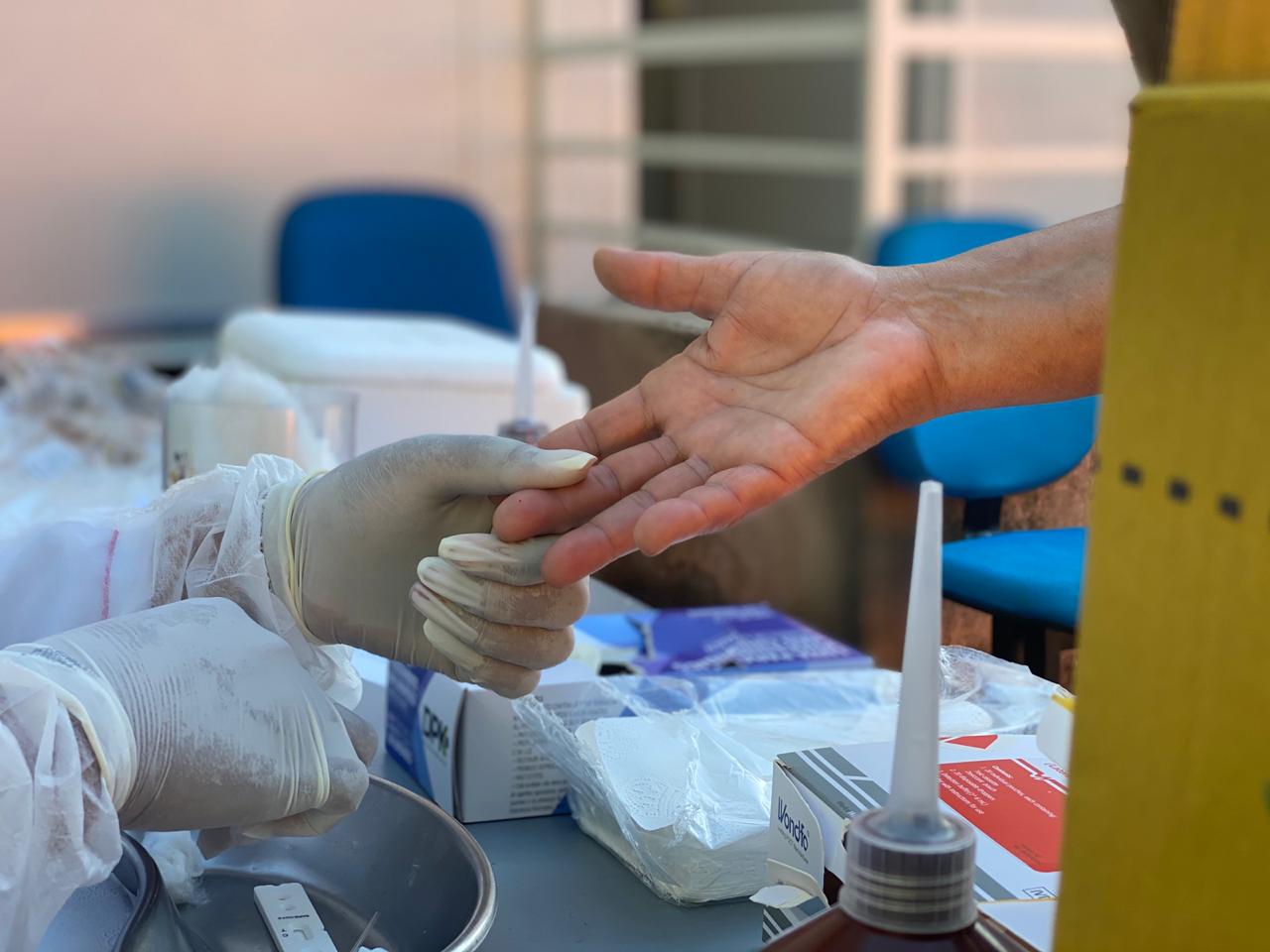 Moradores de Itaipuaçu terão testes rápidos e orientações sobre HIV nesta quarta (24/09)