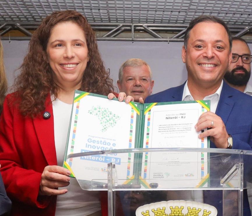 Niterói assina acordo para regularizar 1.277 famílias e amplia serviços do Gov.BR