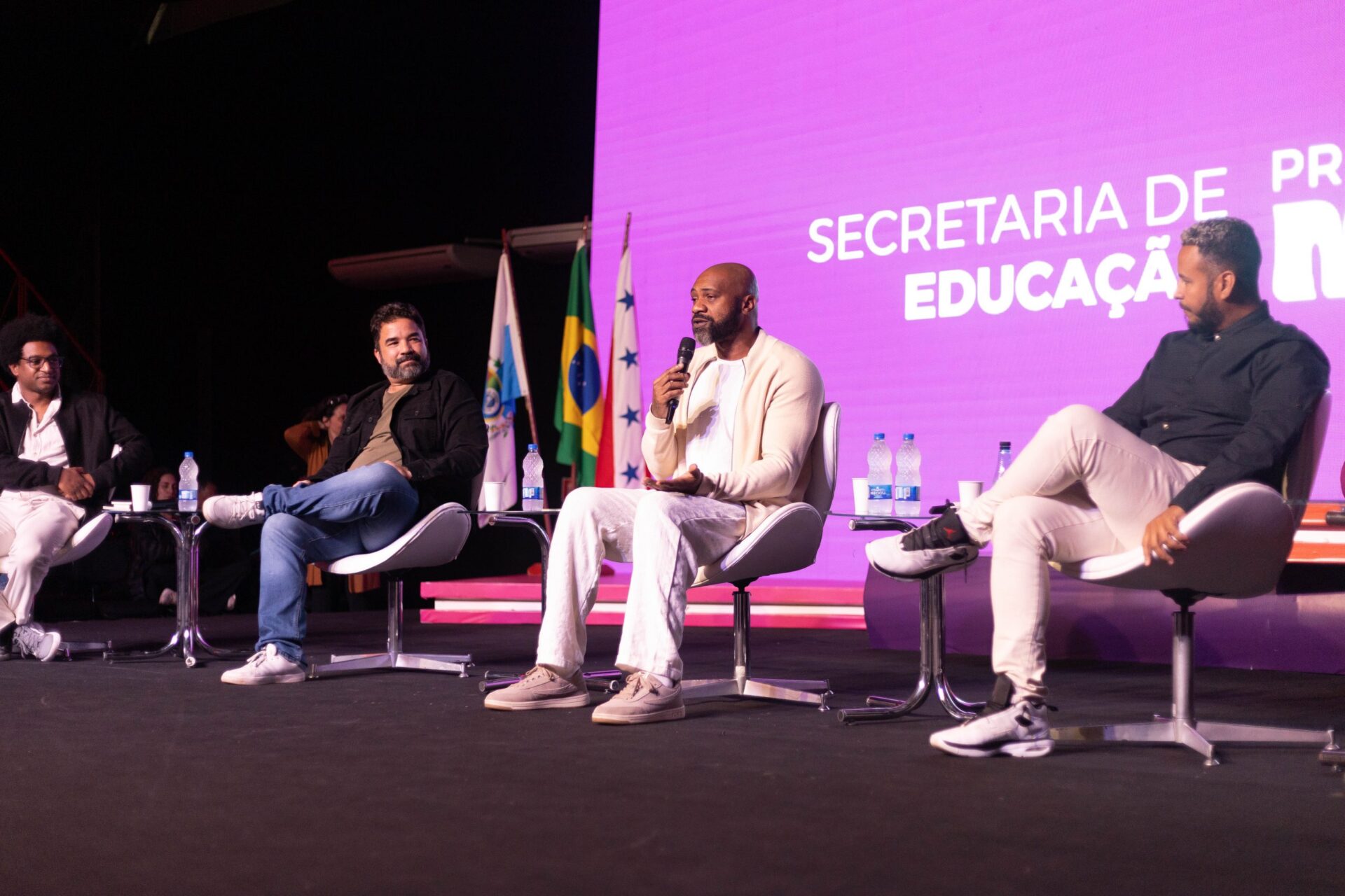 FLIM 2025 discute fatos, literatura e periferias em domingo de feriado da Independência