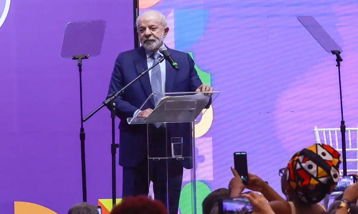 Lula Sanciona Lei que Amplia Licença-Maternidade e Salário-Maternidade 