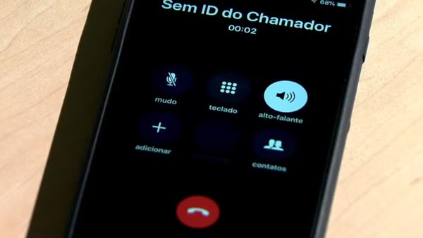 Golpe da ligação muda: criminosos podem estar copiando sua voz para enganar outros