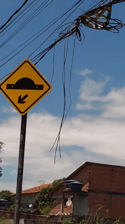 Moradores denunciam corte de cabos de internet e roubo de equipamentos em Três Pontes, Itaboraí