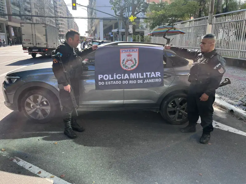 Carro furtado em São Gonçalo é localizado em Niterói