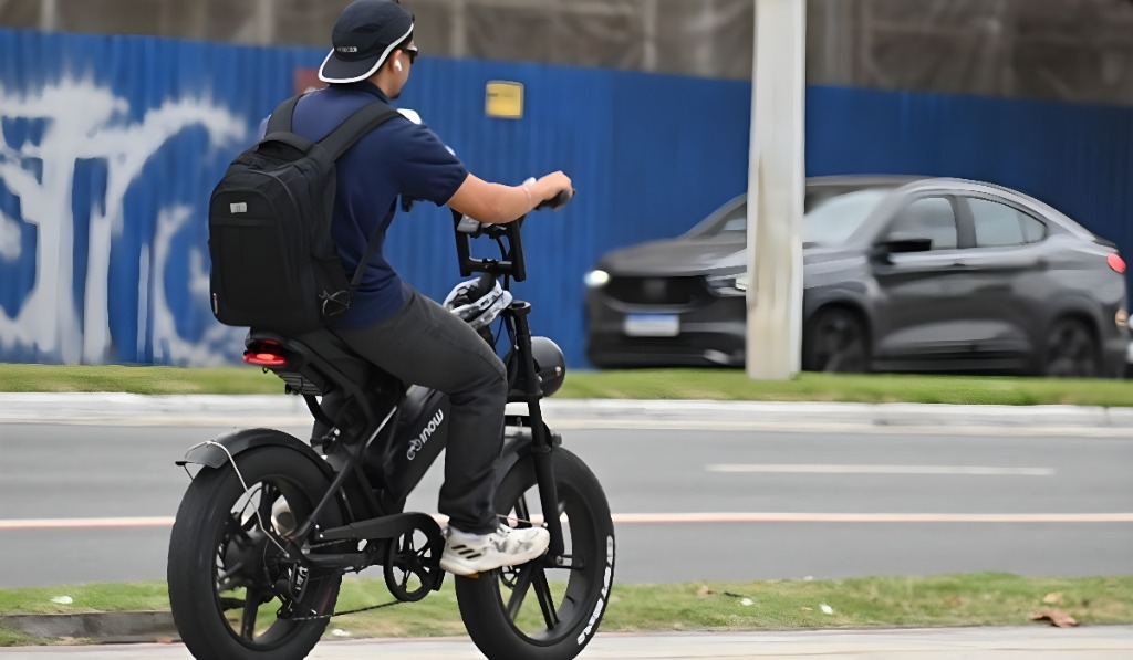 Novas Regras para Bicicletas Elétricas e Ciclomotores Entram em Vigor em 2026