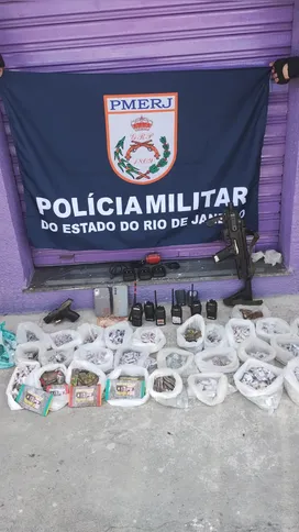 Homem é vítima de bala perdida em Santa Luzia, São Gonçalo, durante confronto entre policiais e traficantes