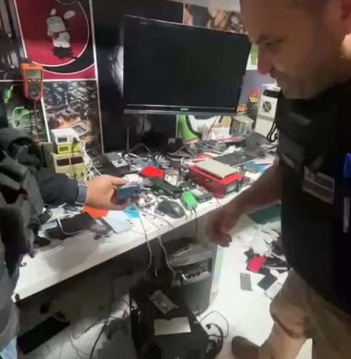 Ação mira ‘cursos de desbloqueio’ de celulares roubados em 11 estados