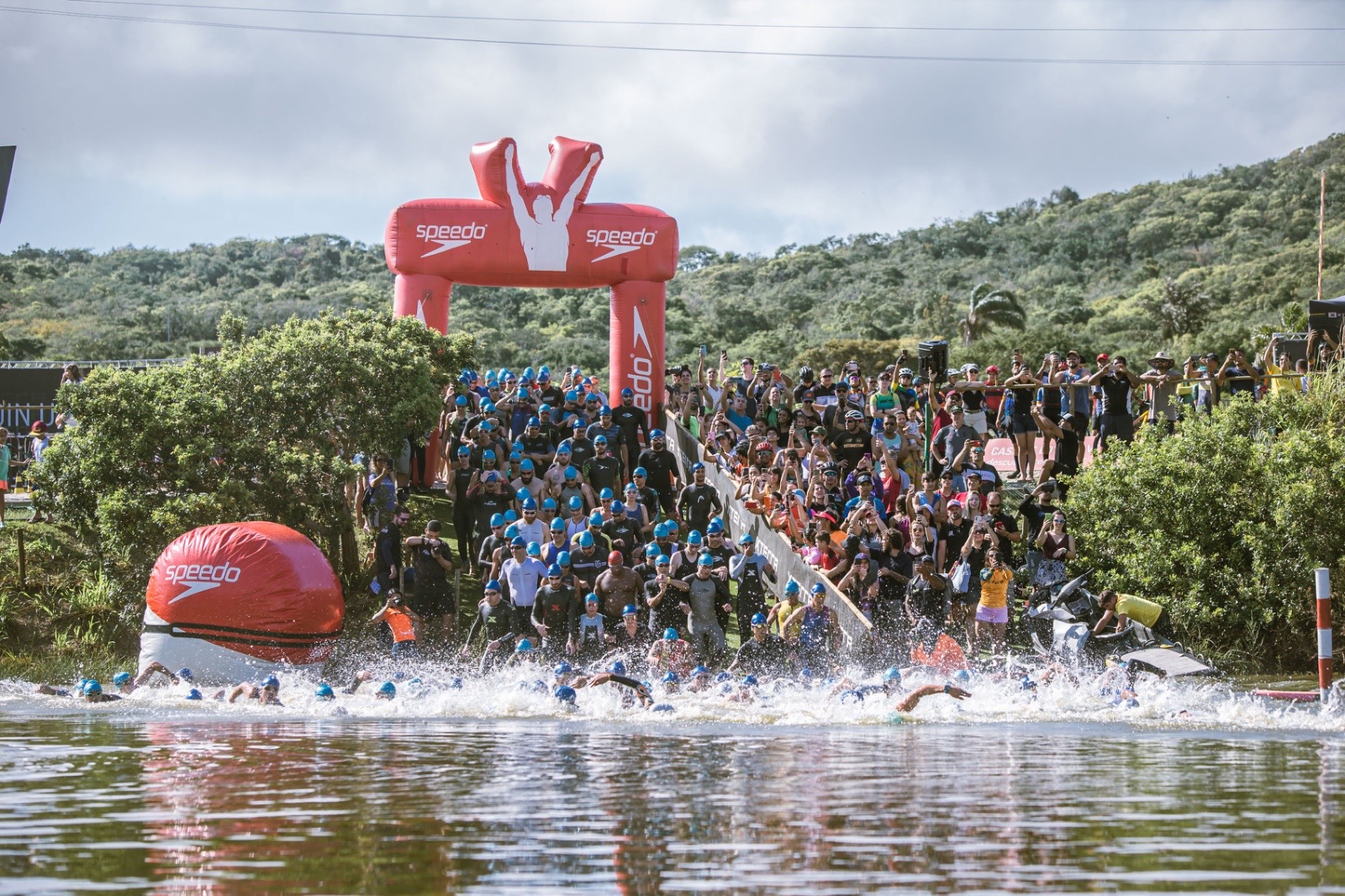 Maior circuito off-road do mundo, XTERRA volta a Búzios com trilhas à beira-mar, paisagens de restinga e cenários cinematográficos