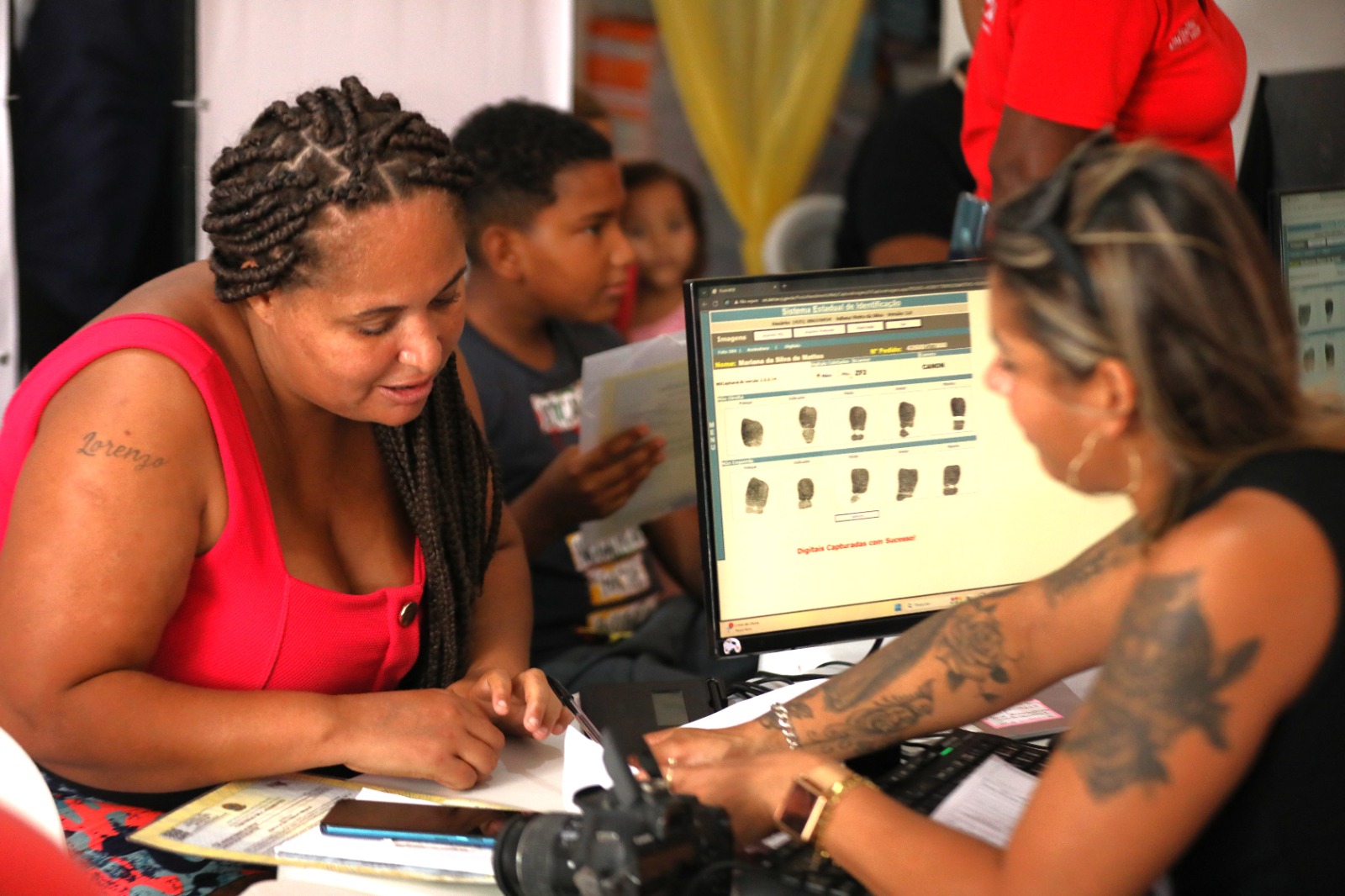 Ação social leva emissão de RG, emprego e serviços públicos a moradores do Minha Casa Minha Vida em Inoã