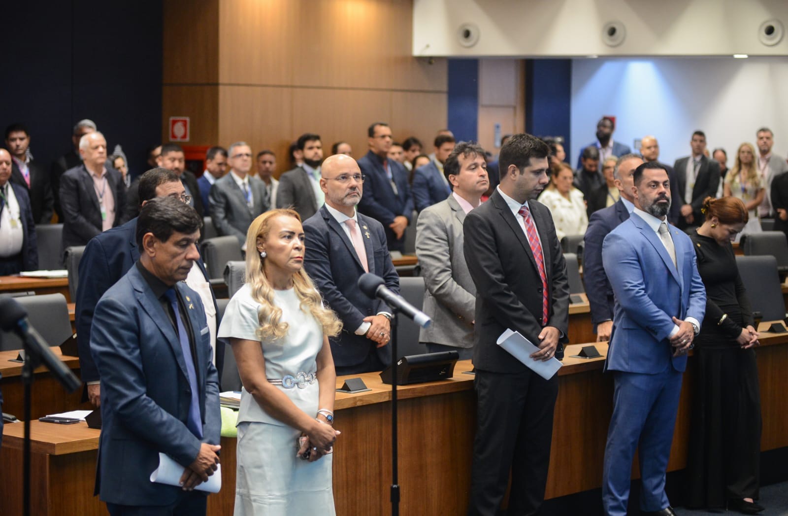 Alerj aprova eleição indireta com voto aberto e facilita candidatura de secretários e prefeitos