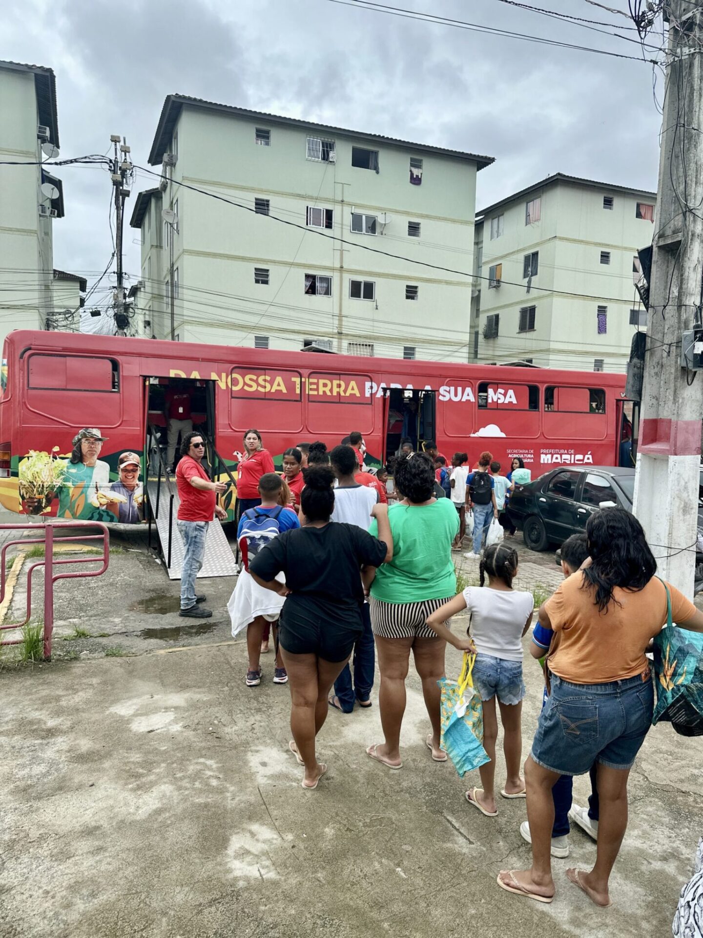 Maricá cria “Busão da Agricultura Familiar” para levar alimentos frescos a moradores