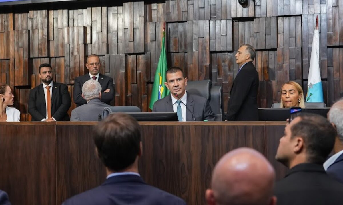 Justiça do Rio anula eleição de Douglas Ruas