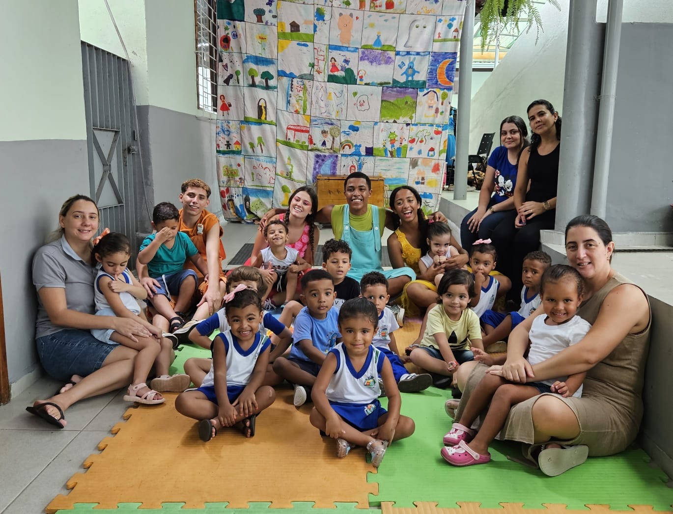 Lona na Lua promove atividade cultural para alunos em creche de Cachoeiras de Macacu