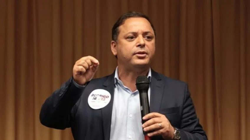 Rodrigo Neves critica Cláudio Castro e cobra eleições diretas no RJ