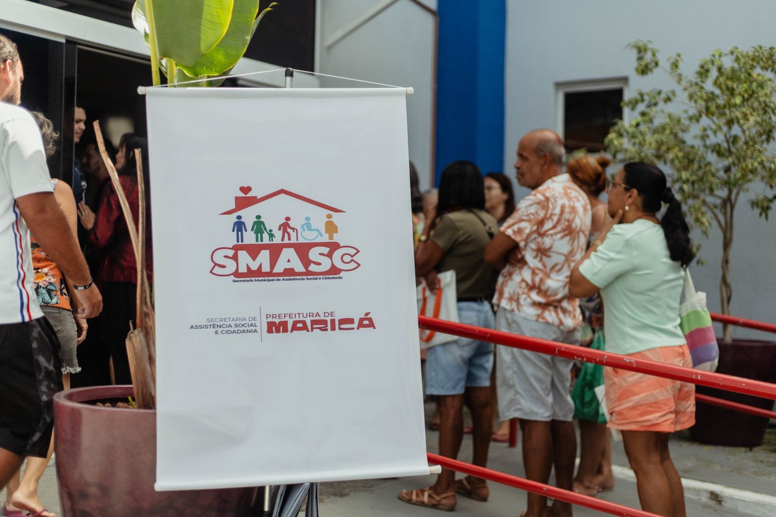 Mutirão em Itaipuaçu garante emissão de identidade para idosos em Maricá