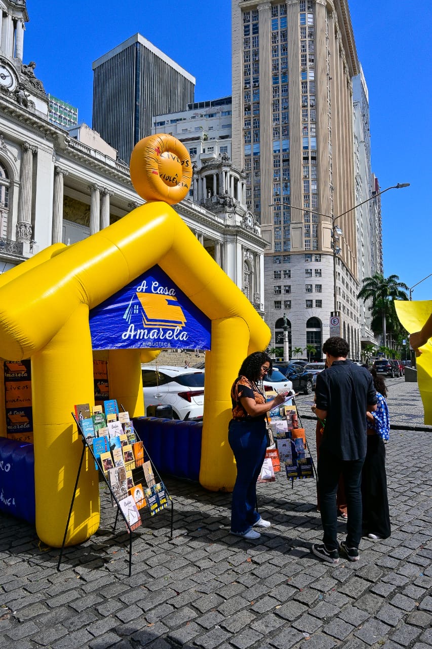 Biblioteca A Casa Amarela inaugura espaço cultural na Cinelândia 