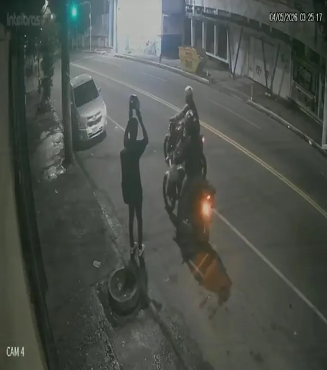 Homem tem motocicleta roubada enquanto trabalhava no Pita em São Gonçalo