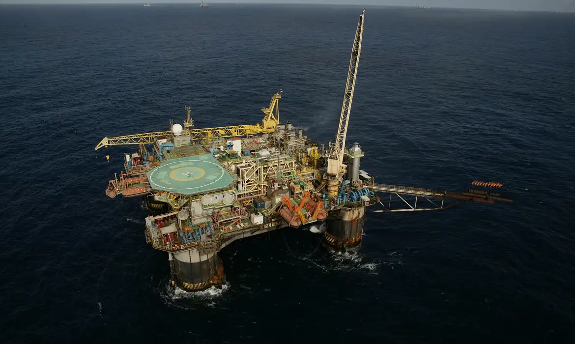 STF suspende julgamento sobre royalties do petróleo: decisão pode impactar Maricá