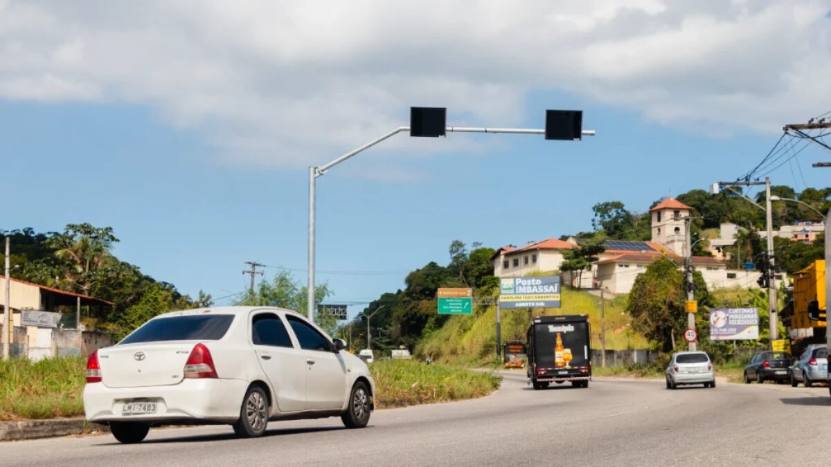 TCE suspende contrato de radares na RJ-104 e RJ-106 após denúncia de irregularidades