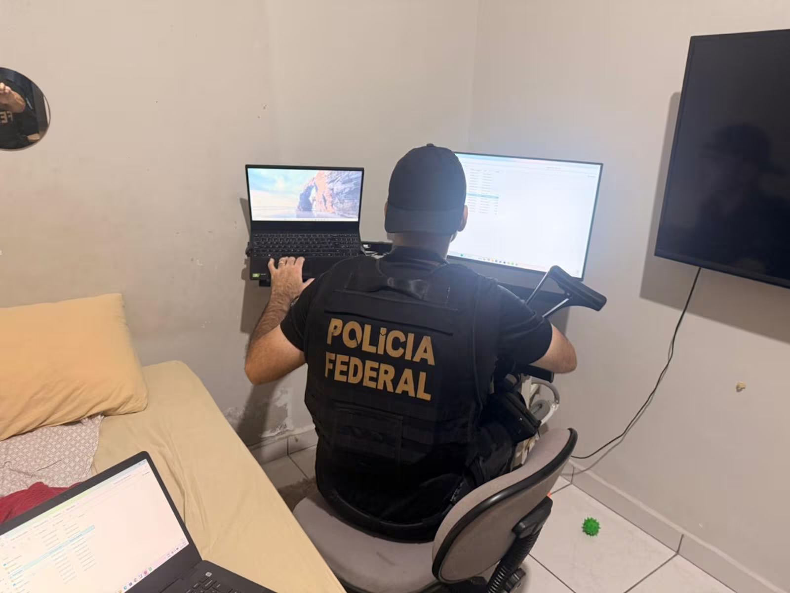 PF prende três homens durante operação contra abuso sexual infantil em São Gonçalo
