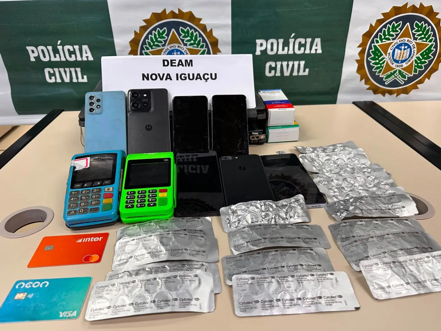 Polícia descobre esquema de venda ilegal de medicamentos abortivos em Maricá e Caxias