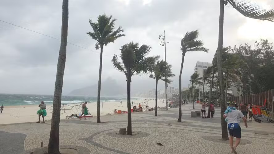 Ventania prevista para esta sexta-feira provoca suspensão de aulas e mobiliza autoridades