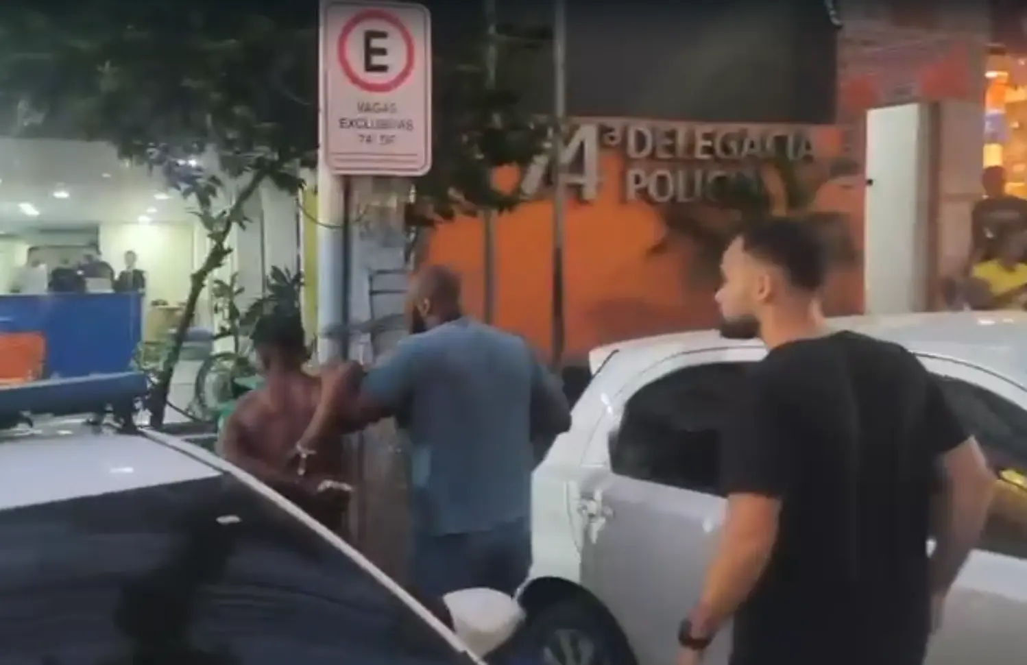 Homem é preso após furto de condensadora de ar-condicionado em São Gonçalo