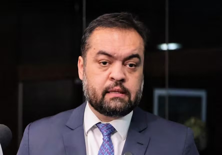Cláudio Castro volta a ser alvo da PF em investigação sobre a Refit