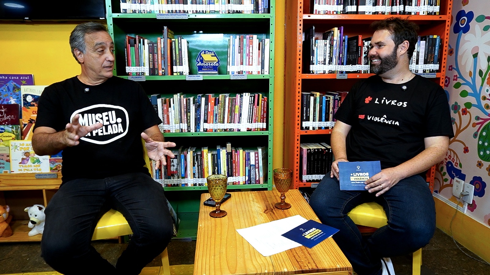 Podcast “Mais Livros, Menos Violência” recebe criador do Museu da Pelada