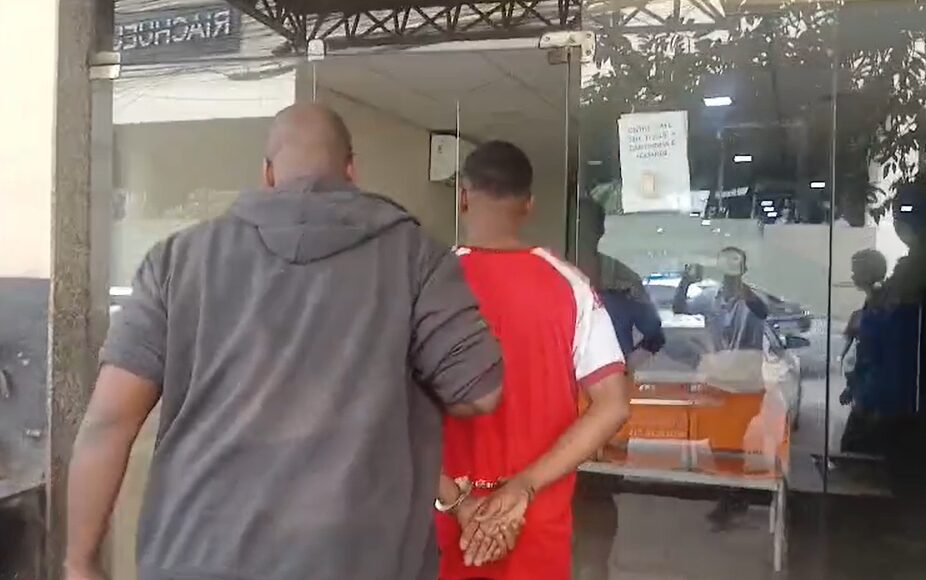 Homem é preso após agredir companheira na frente dos filhos em São Gonçalo