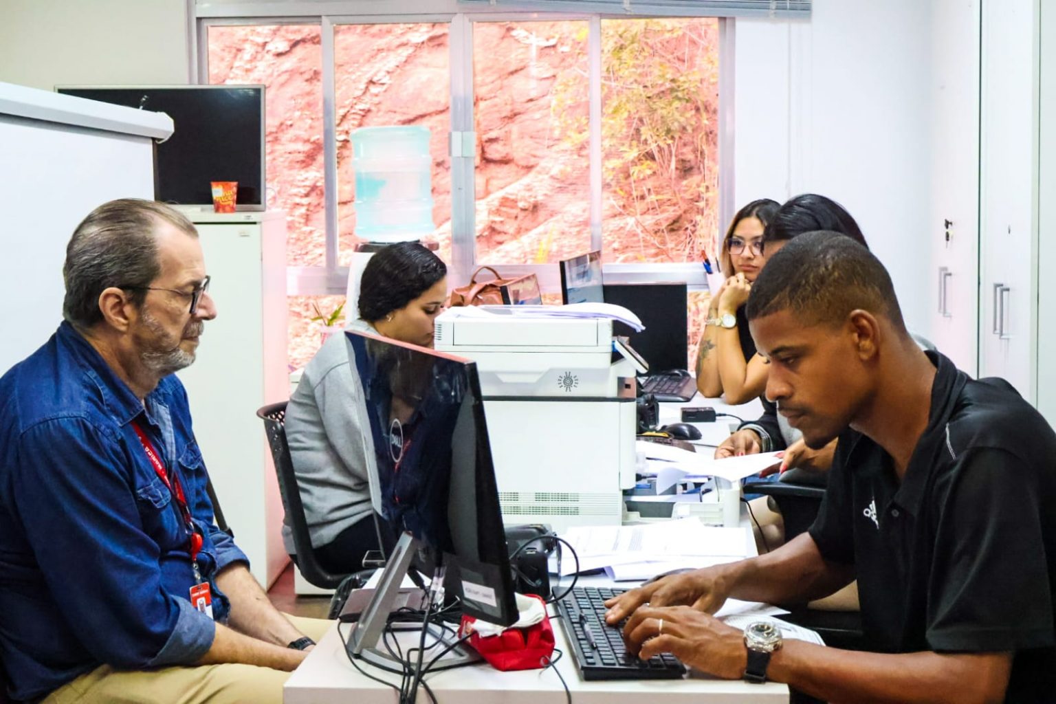 Maricá emite novas carteiras de identidade para servidores