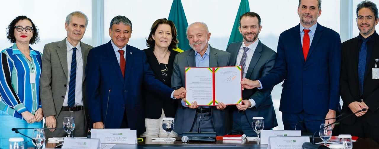 Governo Lula reajusta Bolsa Família em 15%. Valor mínimo vai a R$ 691