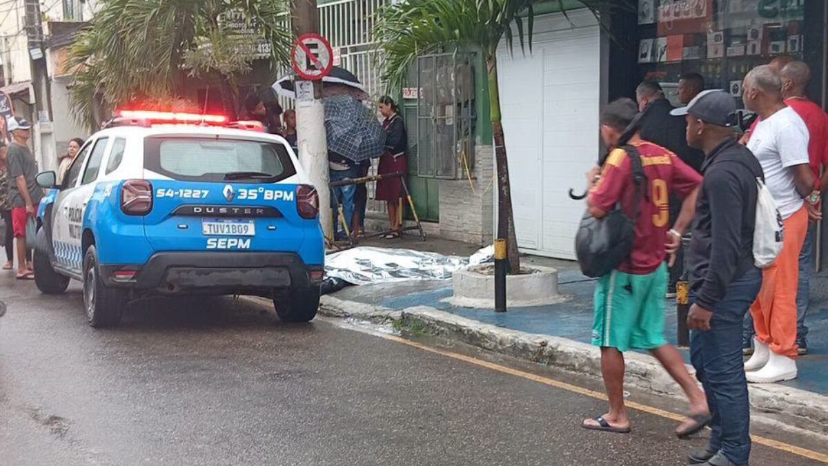 Homem é baleado e morto em frente a comércio em Itaboraí