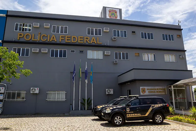PF investiga broches com câmeras escondidas que poderiam filmar votos em Cabo Frio