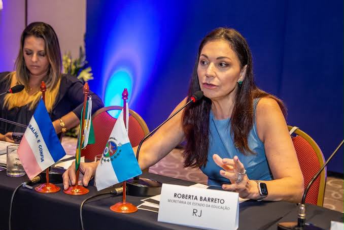 Ex-secretária de Educação de Castro é alvo de operação que investiga fraude de R$ 1,6 bilhão