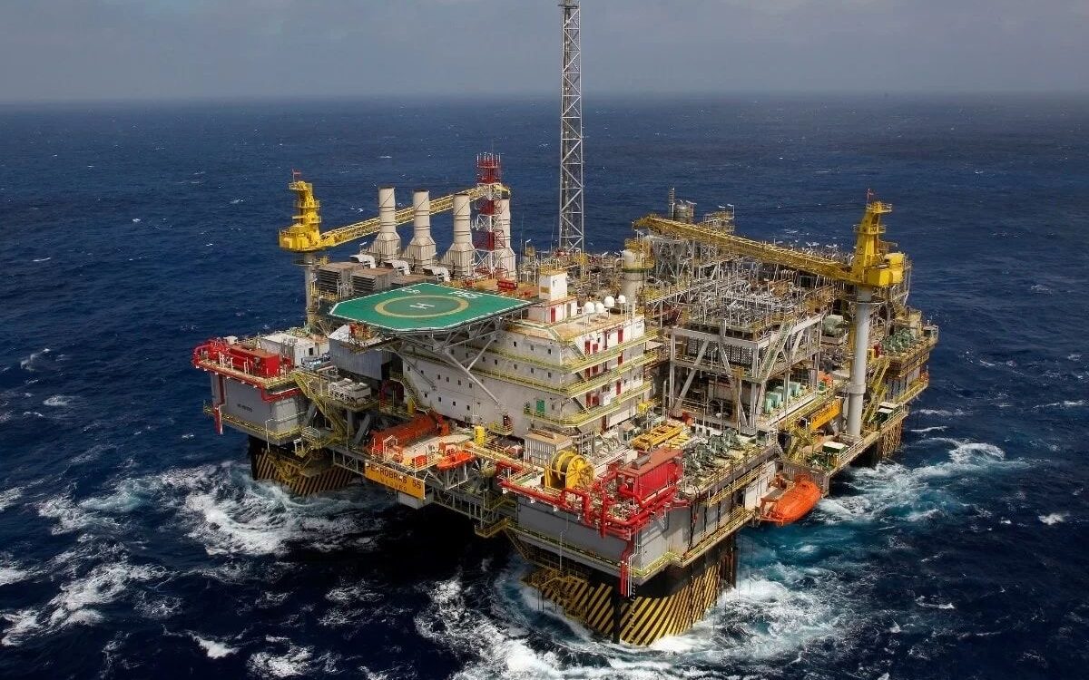 Mais de 40 prefeitos se reúnem em Cabo Frio para discutir royalties do petróleo