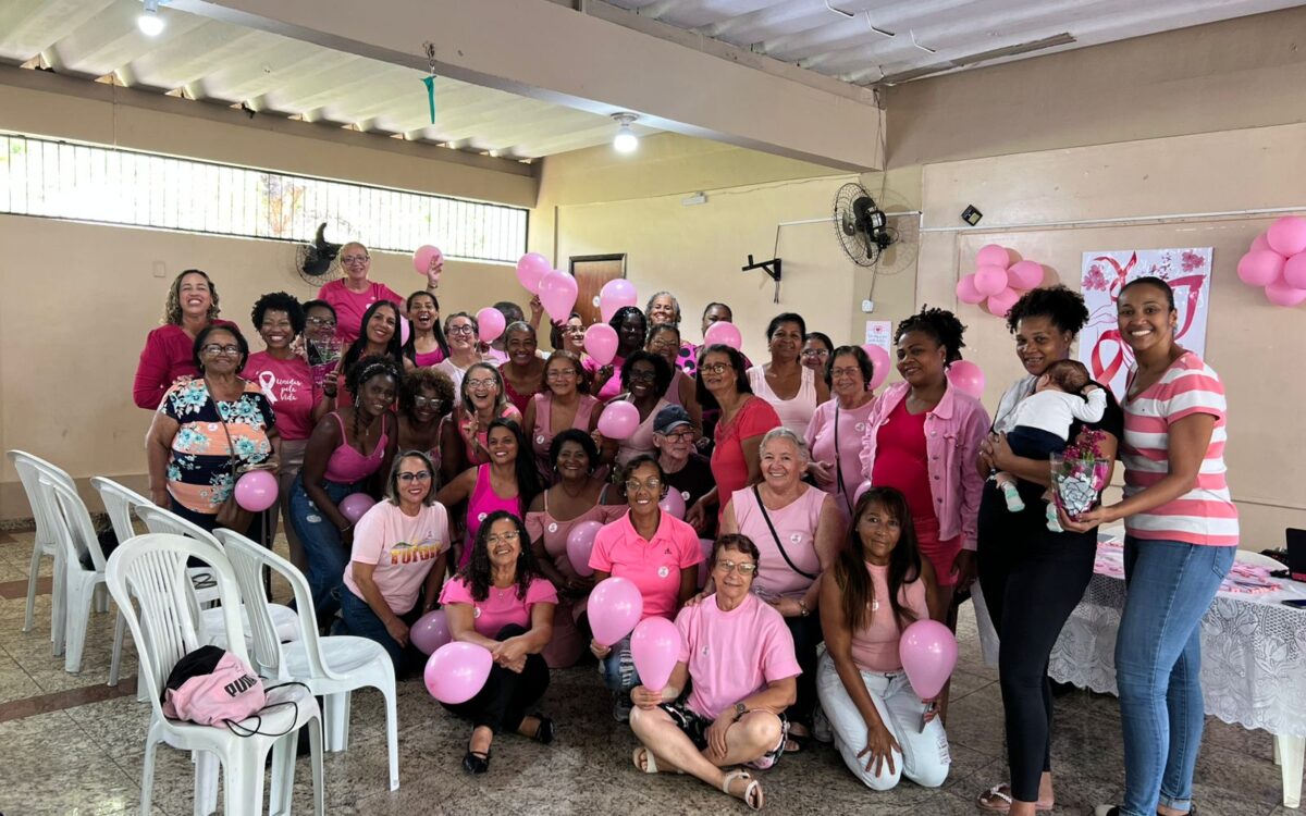 Aula de Zumba em apoio ao Outubro Rosa promove conscientização e saúde no Projeto São Gonçalo em Movimento