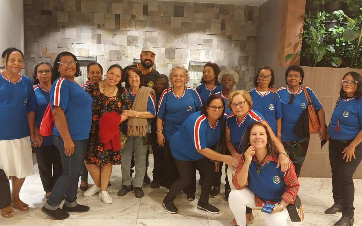 Alunos da Escola Municipal do Idoso Milton Felipe Diniz prestigiam concerto no Rio