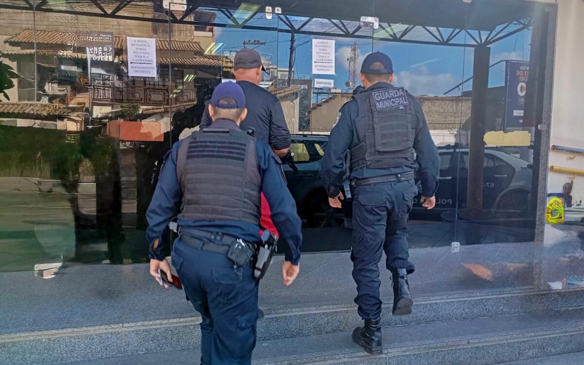 Foragido é preso após ser flagrado por câmeras do Ciosp