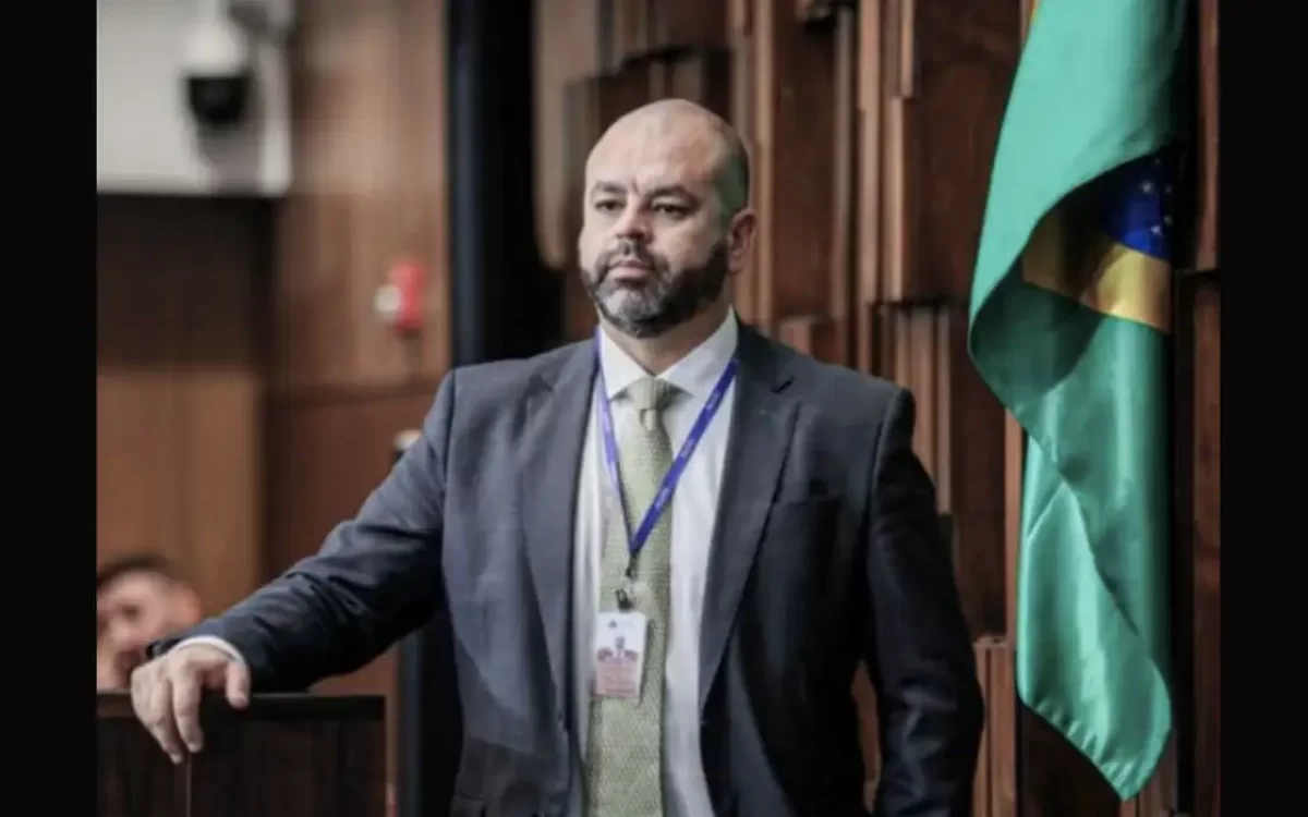 Assessor de Rodrigo Bacellar é exonerado da Alerj após nova fase da Operação Unha e Carne