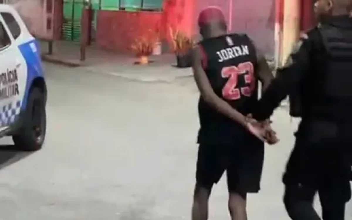 Suspeito morre e outro é detido após tentativa de roubo de veículo em São Gonçalo