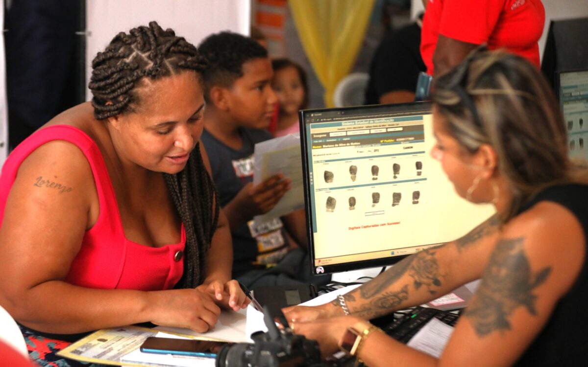 Ação social leva emissão de RG, emprego e serviços públicos a moradores do Minha Casa Minha Vida em Inoã