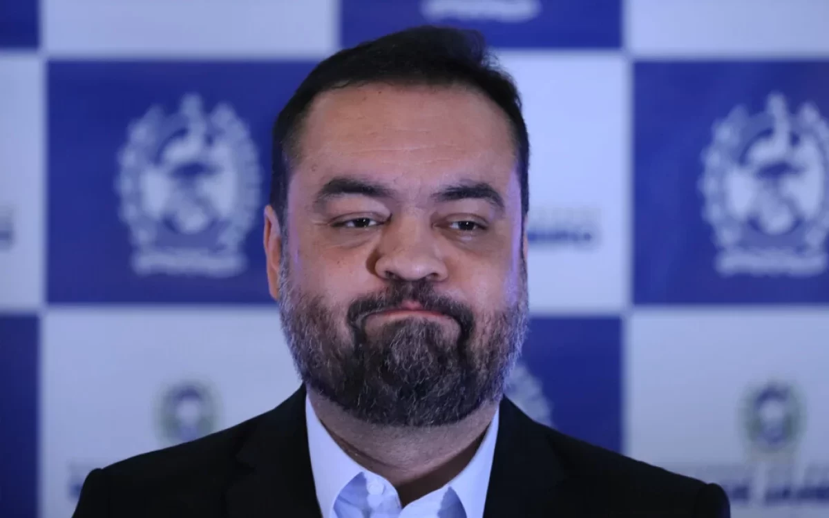 Em vez de investir nas ruas, Castro paga R$ 50 milhões por diagnóstico