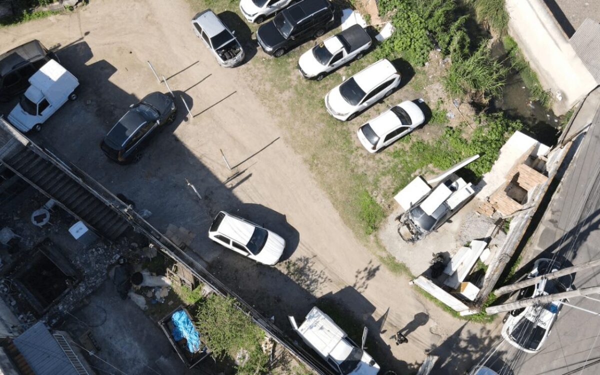Base de desmanche de veículos é descoberta em São Gonçalo