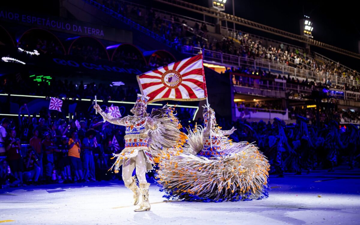 União de Maricá aposta na força da mulher negra e brilha na Sapucaí